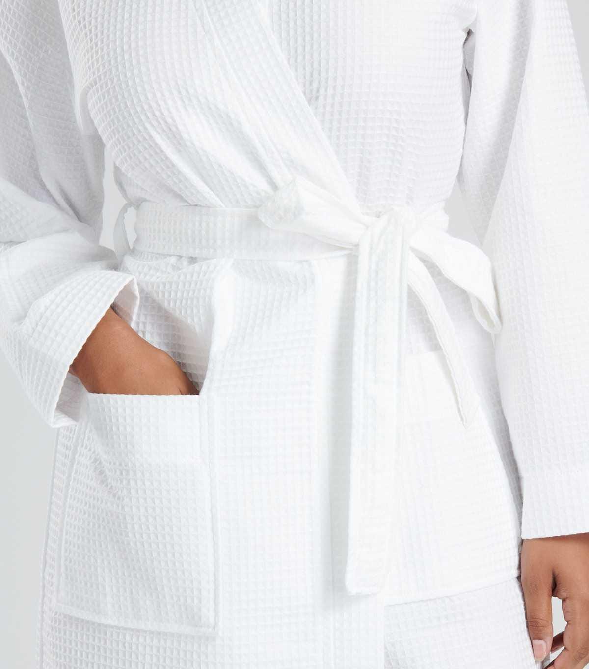 Personalized Waffle Woven Robes for Couples – Kimono Style His & Hers Bathrobes – Custom Embroidered Robes with Patch Pockets