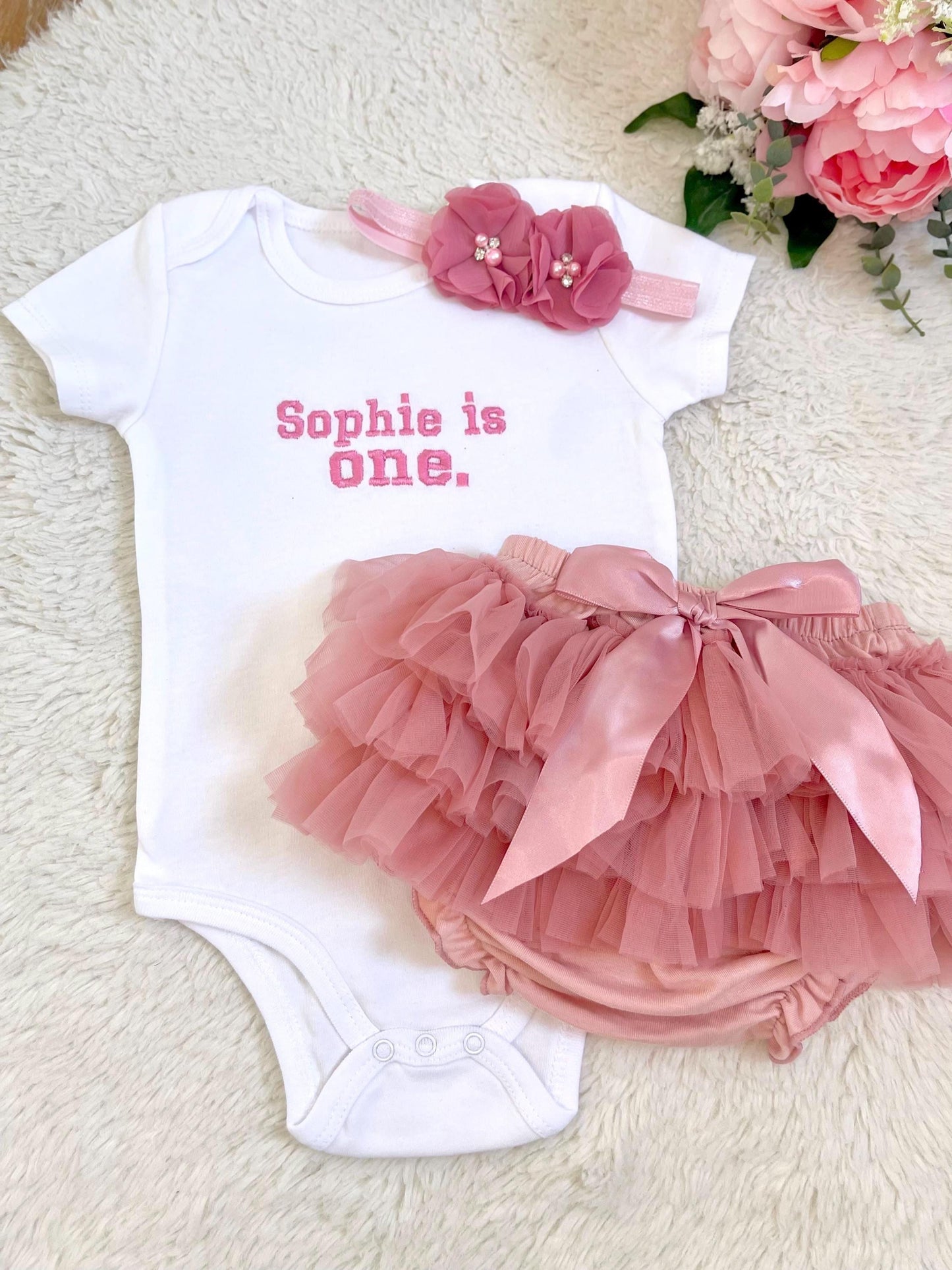 Girls Cake Smash Outfit, Baby tutu bloomers for 1st Birthday - Personalized with Name Embroidery