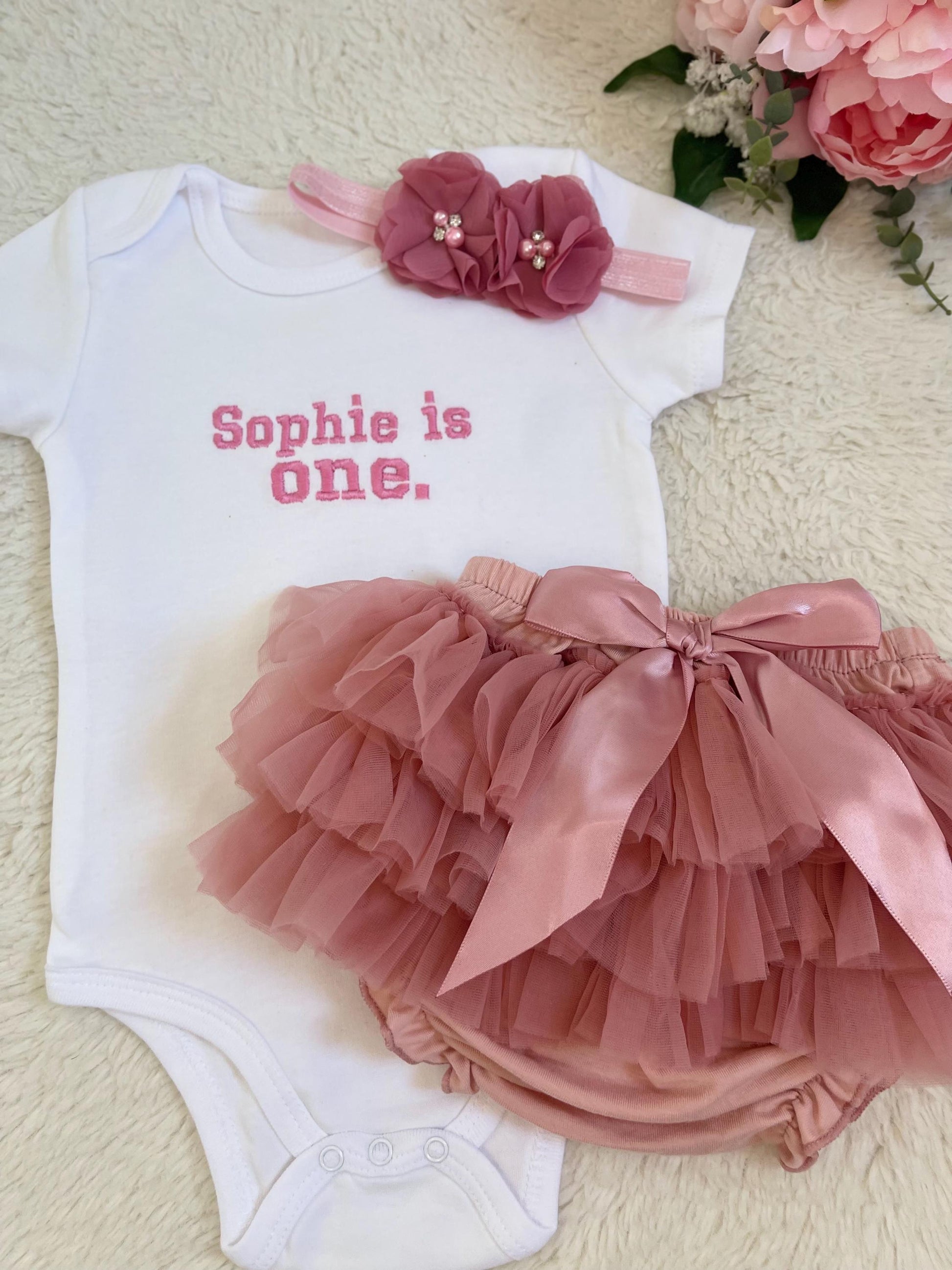 Girls Cake Smash Outfit, Baby tutu bloomers for 1st Birthday - Personalized with Name Embroidery